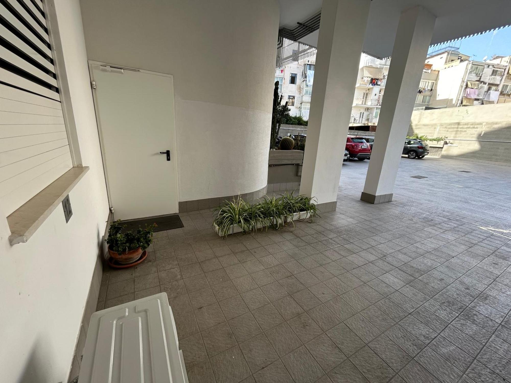 Central Modern Studio Bari Apartman Kültér fotó
